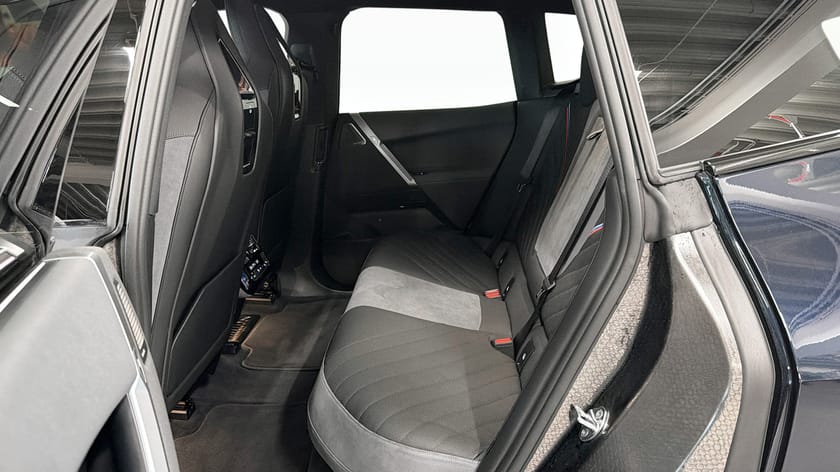 Bild 5 av BMW iX xDrive60 M sport B&W Panosky Soft close Ventilerade