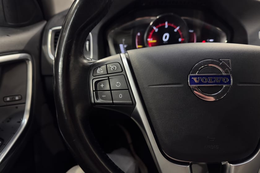 Bild 5 av Volvo V60 D3 MOMENTUM VÄRMARE AUTOMAT BLUETOOTH MOMSBIL