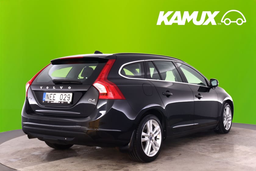 Bild 4 av Volvo V60 D4 Momentum BE PRO  Skinn Drag BLIS Värm Keyless Få ägare!