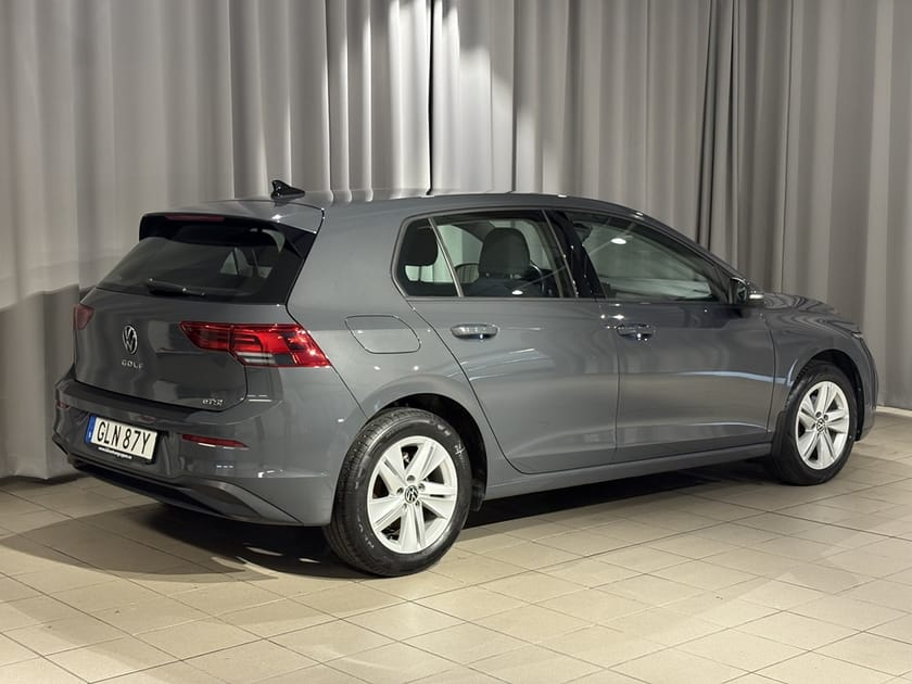 Bild 3 av Volkswagen Golf 1.0 eTSI 110hk Drag