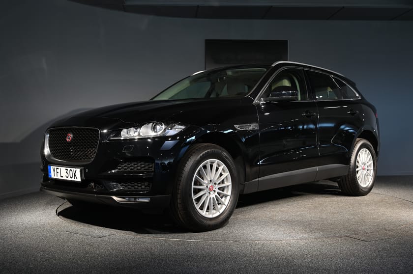 Bild 1 av Jaguar F-Pace 20d AWD D180 SE / DRAGKROK