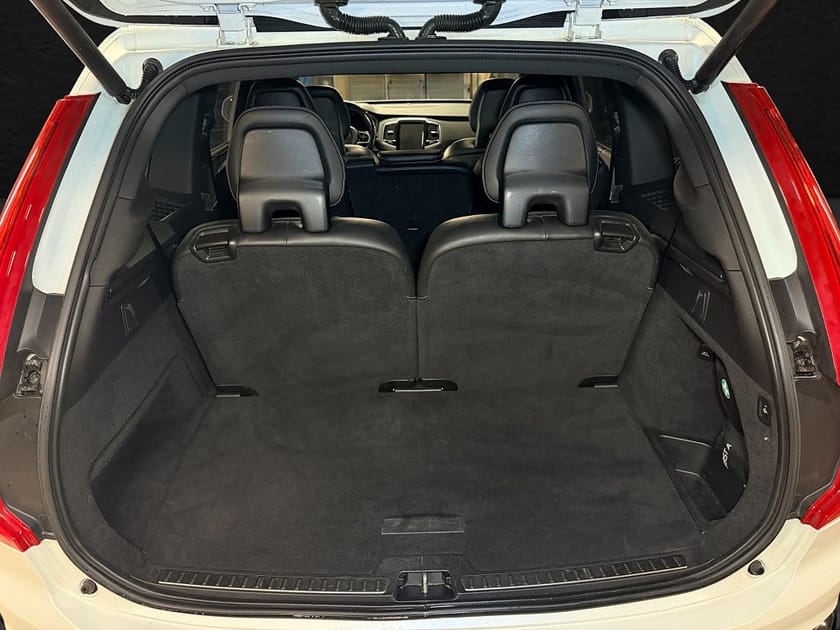 Bild 5 av Volvo XC90 D4 AWD R-Design|MOMS|PANO|KAMERA|DRAG|22"|SoV-D|NYBESIK