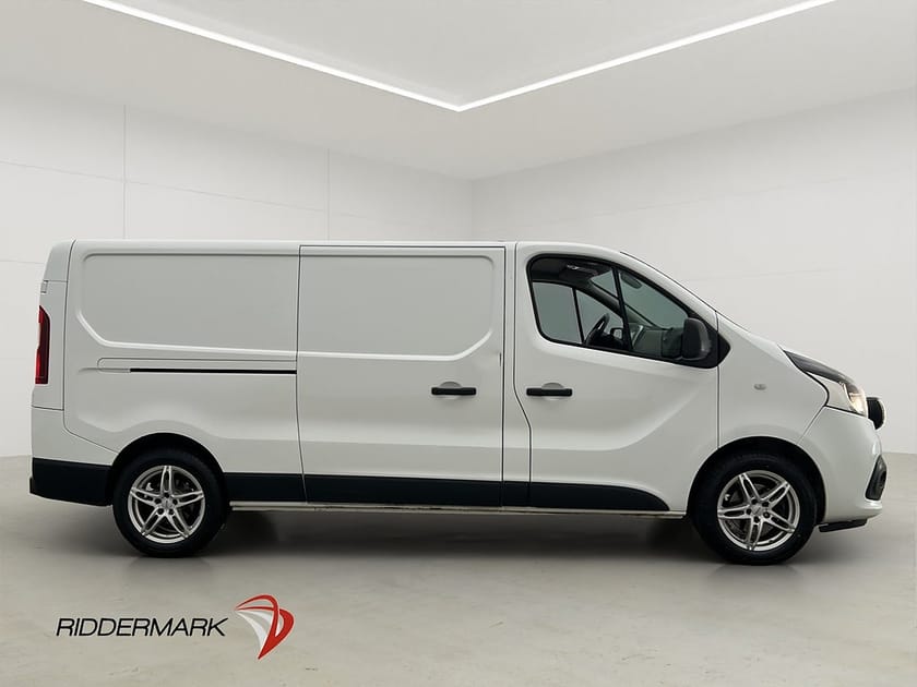 Bild 2 av Renault Trafic Skåpbil L2 Värmare 3-Sits Dragkrok B-Kamera 1-Brukare