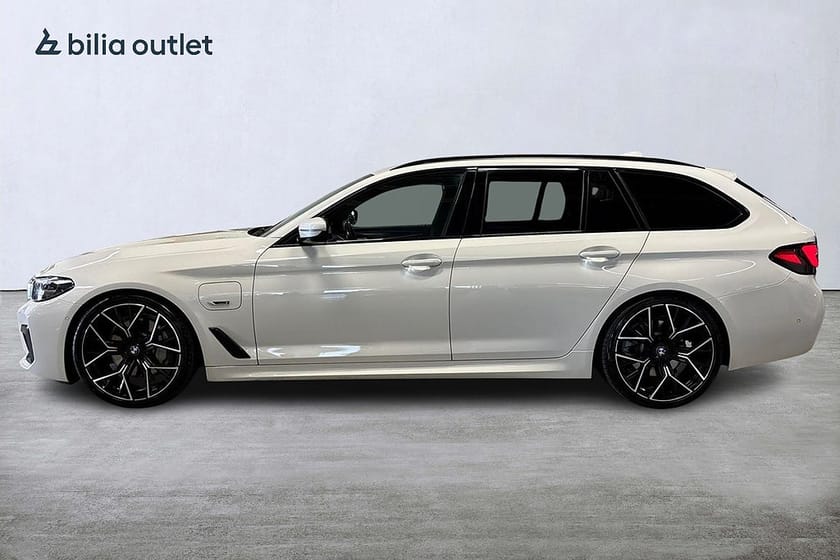 Bild 4 av BMW 530e xDrive Touring Steptronic M Sport / Dragkrok / Navi