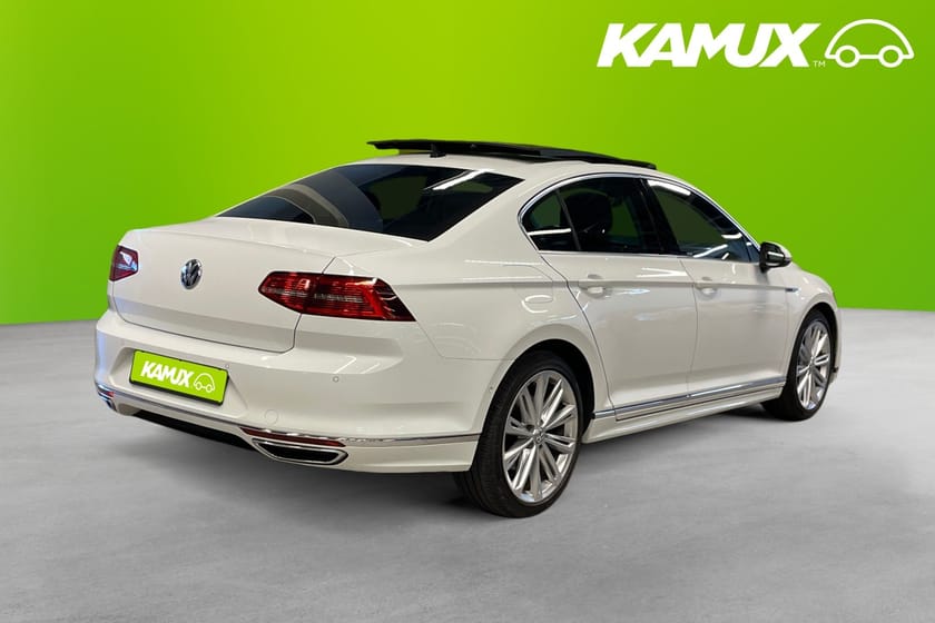 Bild 4 av Volkswagen Passat 2.0 TDI GTS 4Motion DSG Sedan 240hk Pano Cockpit Dynaudio