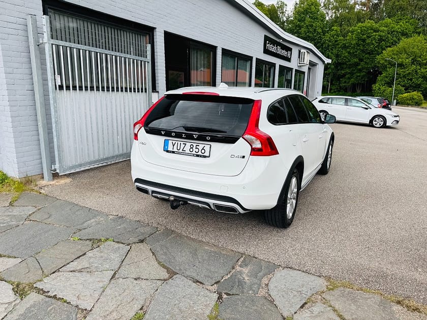 Bild 3 av Volvo V60 Cross Country D4 190HK AWD GEARTRONIC CLASSIC / DRAG / VÄRMARE