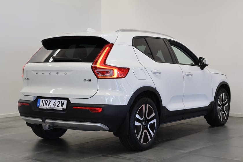 Bild 4 av Volvo XC40 B4 AWD Momentum Advanced SE Drag H/K V-Hjul Värm BLIS