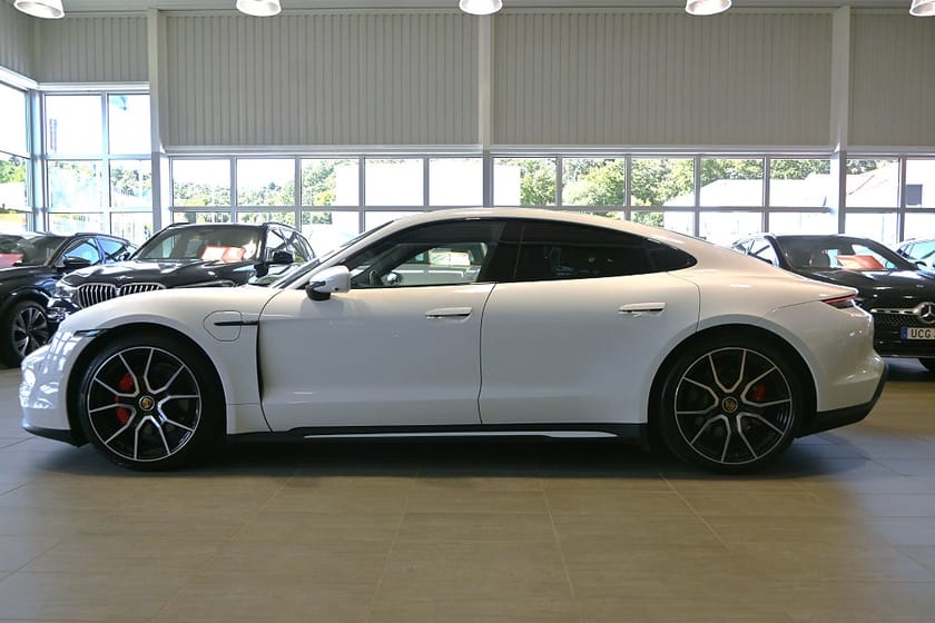 Bild 2 av Porsche Taycan 4S 4S Direct Pano Sport Chrono Bose Battery Plus