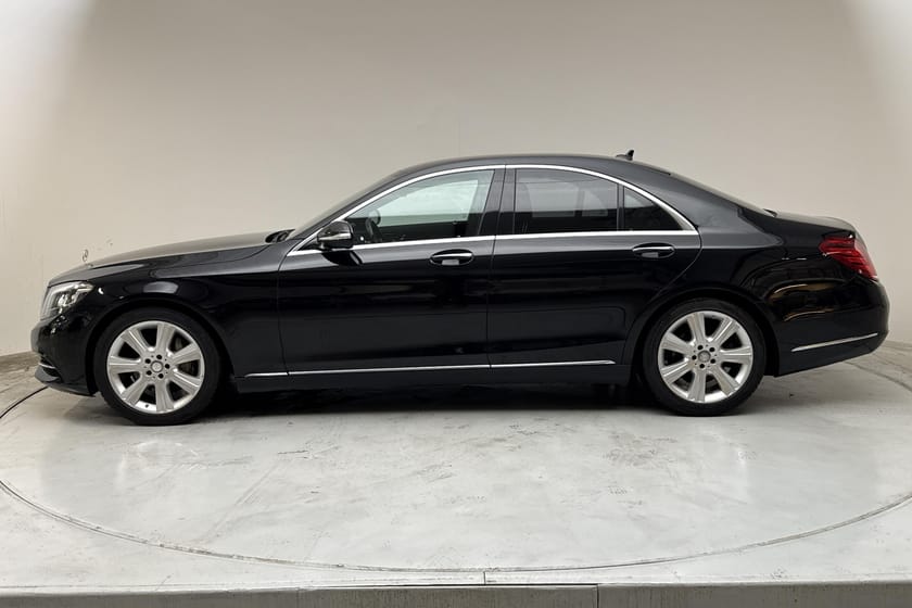 Bild 2 av Mercedes-Benz S 350 BlueTEC 4MATIC W222 (252hk)