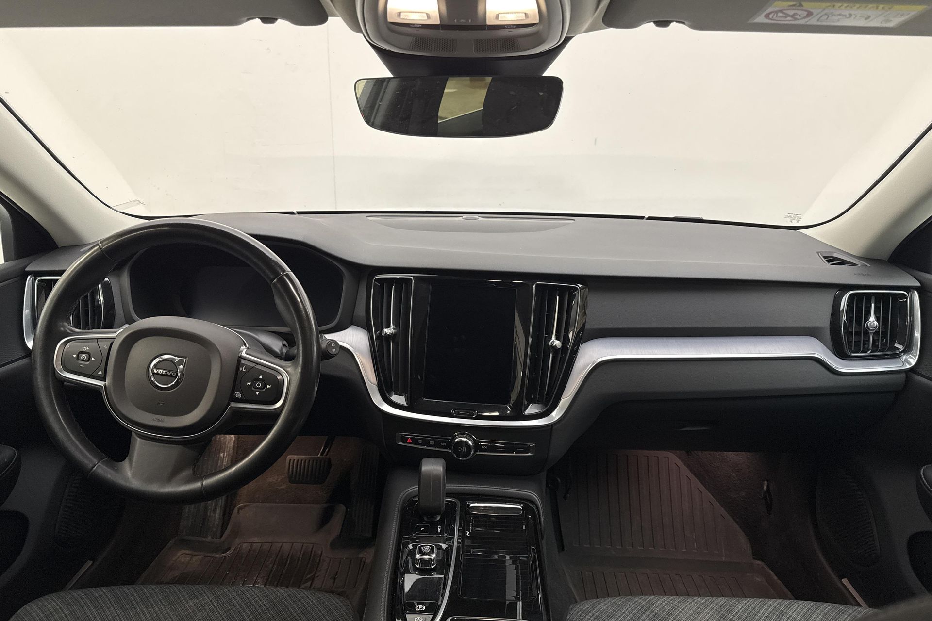 Volvo V60 Recharge T6 AWD 2023, photo 7/10