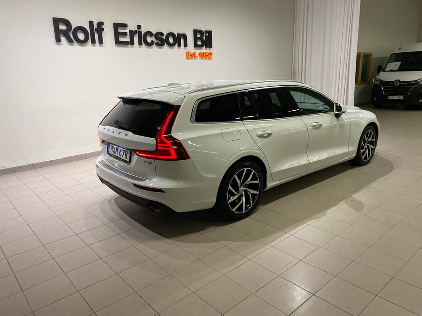 Bild 3 av Volvo V60 T6 TE Momentum Advanced Edition