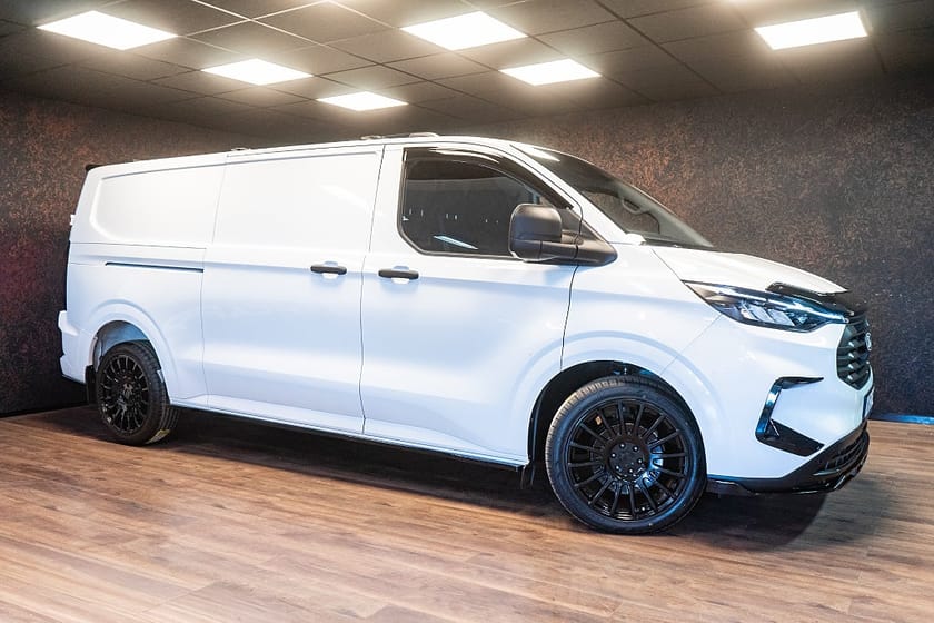 Bild 2 av Ford Transit Custom 320 2.0 | MOMS | LED | Värm | 20" | 4347 kr/mån