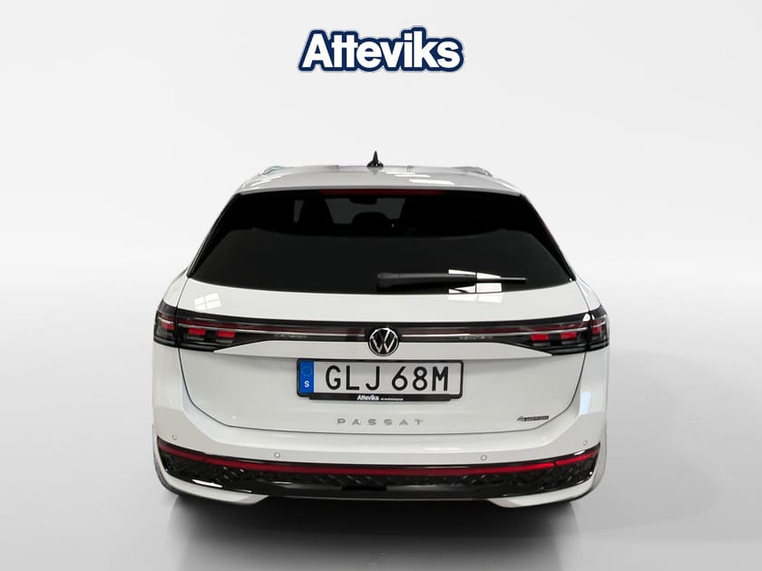 Bild 4 av Volkswagen Passat Sportscombi R-LINE 2.0 TDI 4M *Panoglastak/Elstolar/Keyless*