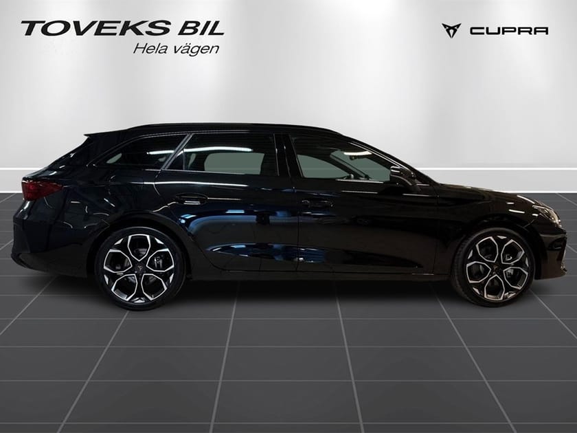 Bild 2 av CUPRA Leon Sportstourer e-Hybrid 1.5 204 DSG (PLUG
