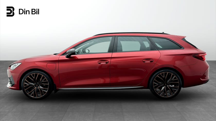 Bild 2 av CUPRA Leon Sportstourer e-Hybrid VZ 1,4 / Elstolar / Kolfiber