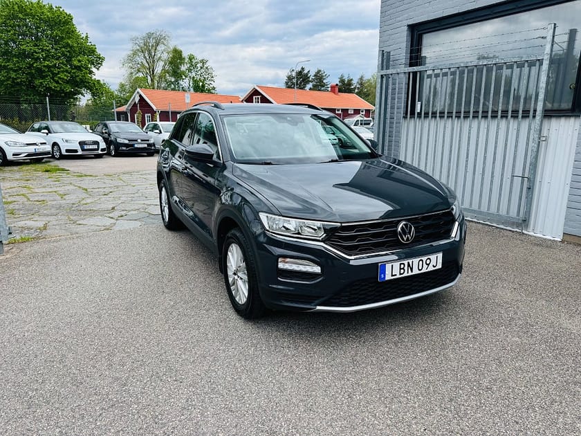 Bild 1 av Volkswagen T-Roc 1.0 TSI 110HK / CARPLAY / 3000Mil