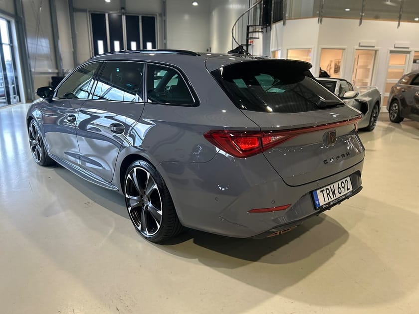 Bild 4 av CUPRA Leon Sportstourer e-Hybrid 245hk / Drag / Moms