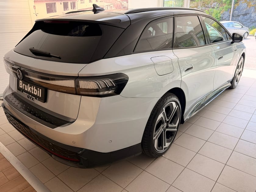 Bilde 2 av Volkswagen ID.7 91 kWh 4Motion gtx 4m stv ex 86kwh 340hk