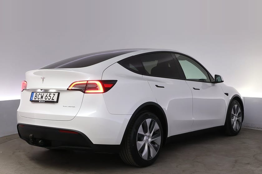 Bild 5 av Tesla Model Y Long Range AWD Autopilot Panorama Drag