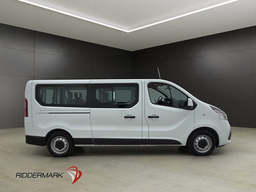 Bild 2 av Renault Trafic Grand Kombi Lång Värm Drag Kamera 9-Sits Moms