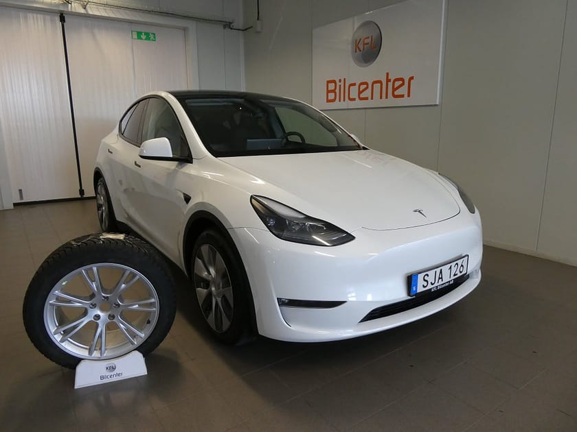 Bild 1 av Tesla Model Y Long Range AWD Drag-Pano-Skinn-Kamera-Navi-SoV