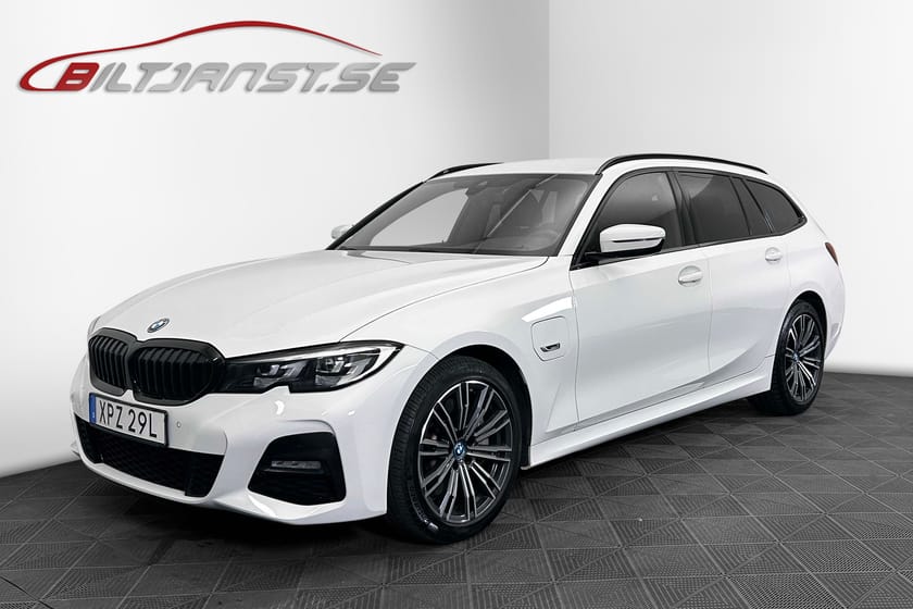 Bild 1 av BMW 330e Touring M - Sport | Drag | Cockpit