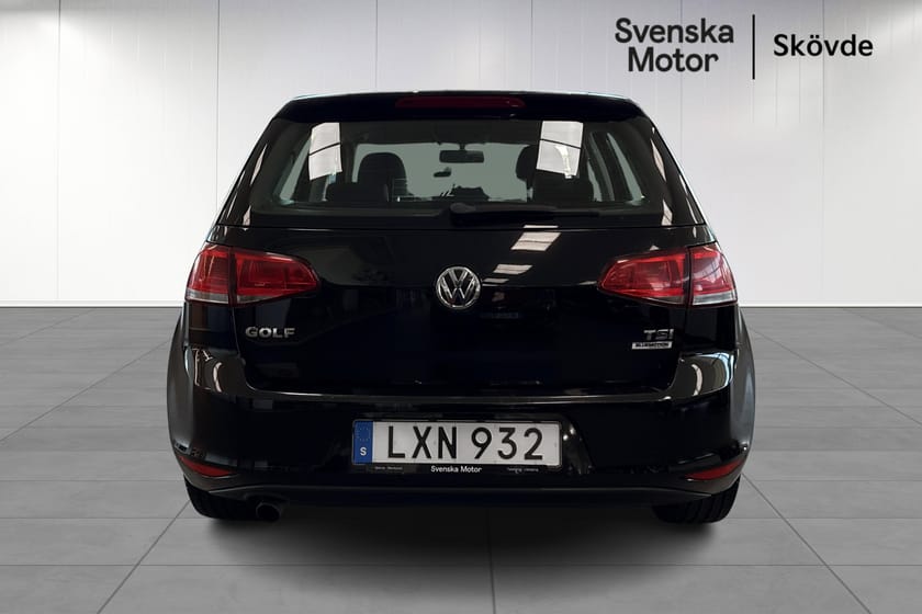Bild 5 av Volkswagen Golf 2016 – Välskött och körklar- Sommar och vinterdäck ingår!