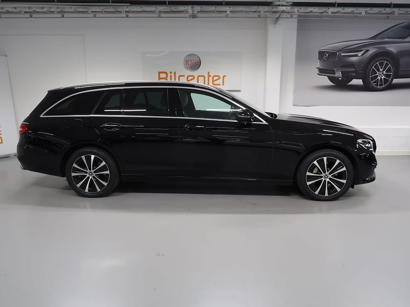 Bild 5 av Mercedes-Benz E 300 T de 4MATIC 4M V-Däck ingår Widescreen-Drag-Kamera-Navi-BT