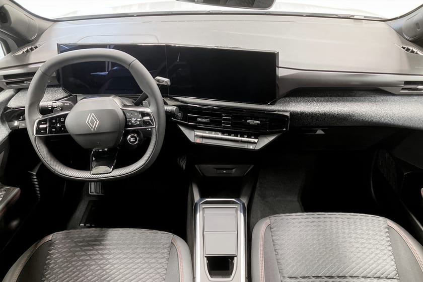 Bild 4 av Renault Clio TCe 115 techno 5-d