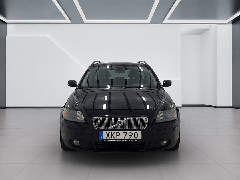Bild 3 av Volvo V50 2.4i Geartronic Kinetic/Ny Besiktad/Kamrem bytt/2 Bruk