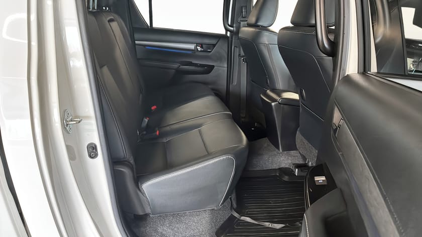 Bild 5 av Toyota Hilux Dubbelhytt Invincible 2.8 4WD M-Värmare Drag JBL 3,95%