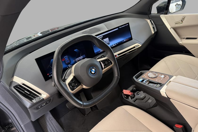 Bilde 5 av BMW iX xDrive50 xDrive50/Hengerfeste/Glasstak/HUD/H&K/Sportspakke