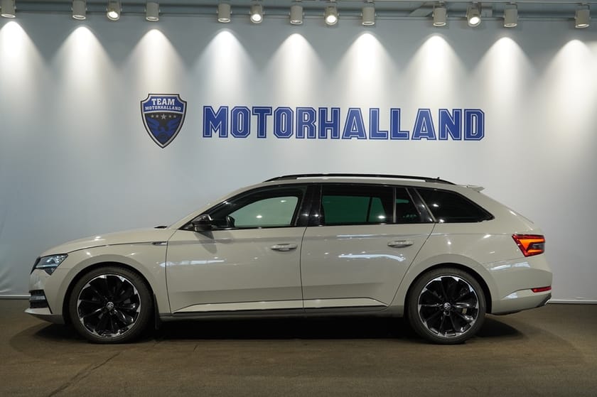 Bild 1 av Škoda Superb Kombi 2.0 4x4 Sportline - Drag, Värmare, Kamera, Canton