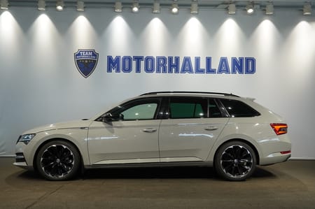 Škoda Superb Kombi 2.0 4x4 Sportline - Drag, Värmare, Kamera, Canton