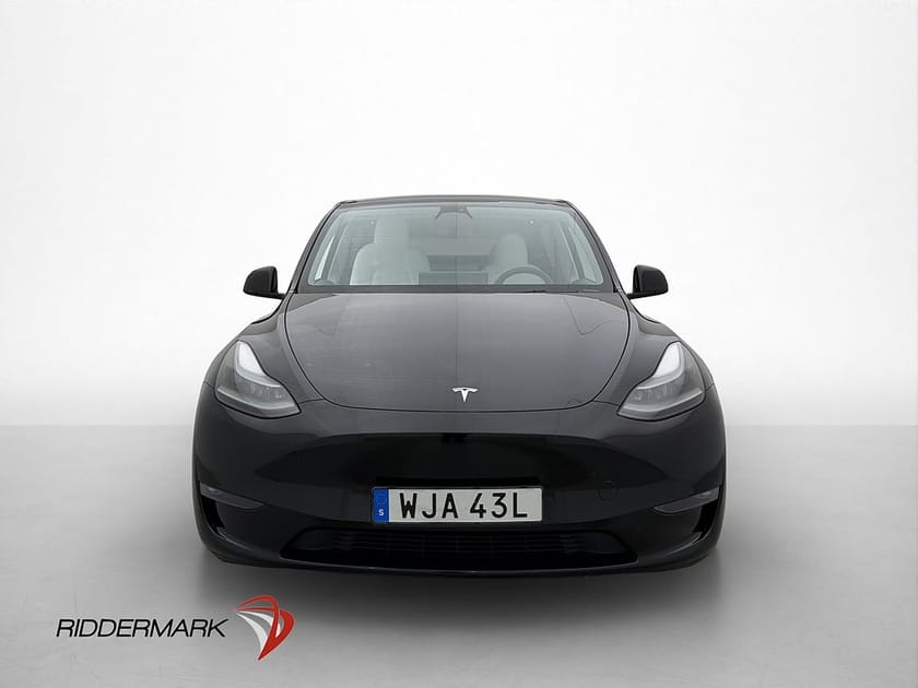 Bild 3 av Tesla Model Y Long Range AWD Ljus-Interiör MOMS Drag