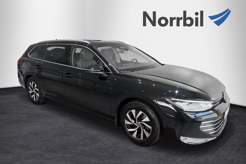 Bild 1 av Volkswagen Passat Sportscombi Business eTSI 150 Drag Värmare