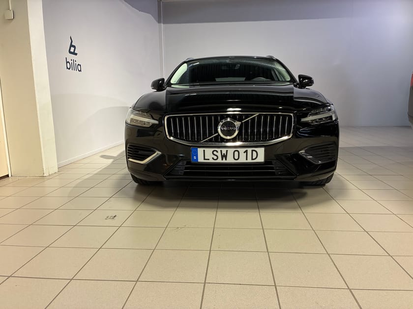 Bild 2 av Volvo V60 Recharge T6 Core Edition | DRAGKROK |