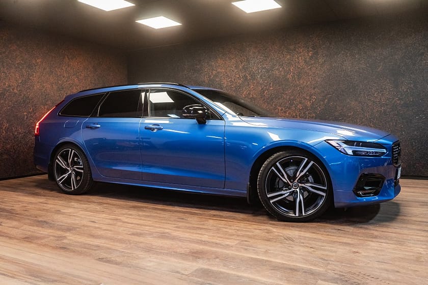 Bild 2 av Volvo V90 D4 AWD R-Design | HuD | Drag | 360 | ACC | 2682 kr/mån