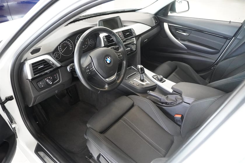 Bild 2 av BMW 320d xDrive Touring Sportline Drag Tonade Rutor PDC