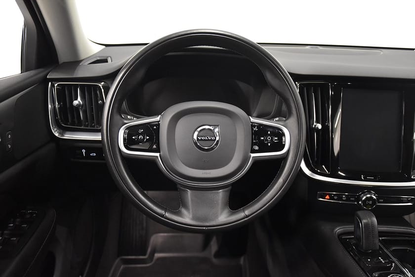 Bild 2 av Volvo V60 T6 Twin Engine AWD Momentum VOC Navi Dragkrok