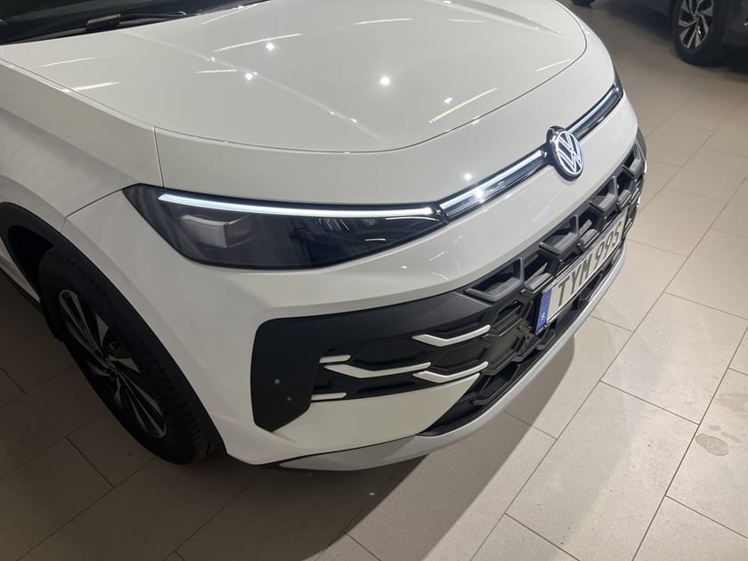 Bild 3 av Volkswagen T-Roc LIFE eTSI 150HK DSG, LED-plus/3zon/Teknik