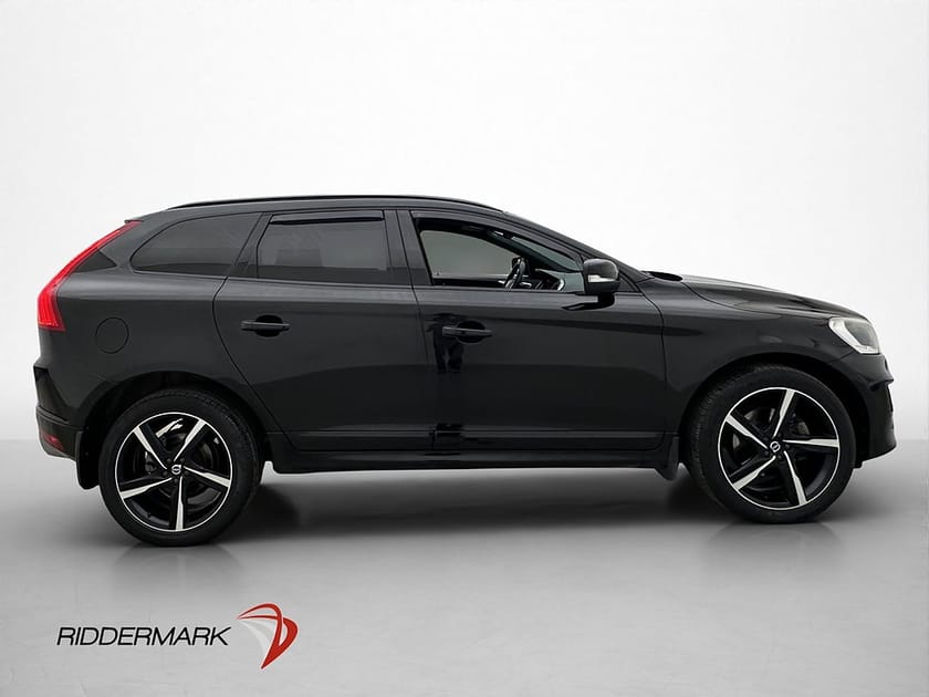 Bild 4 av Volvo XC60 D4 AWD R-Design Pano Kamera Drag Navi BLIS Värm