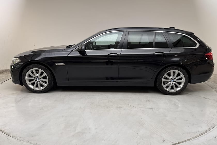 Bild 2 av BMW 520d xDrive Touring 520 190hk Sportpaket Läder Drag