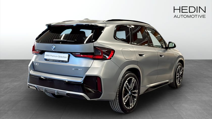 Bild 2 av BMW iX1 xDrive30 M-Sport Drag Head-up