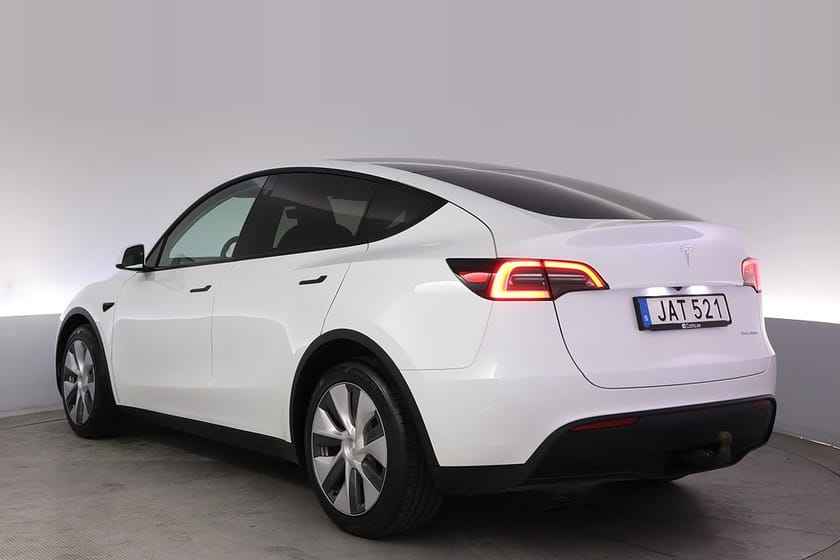 Bild 4 av Tesla Model Y Long Range AWD Autopilot Panorama Drag