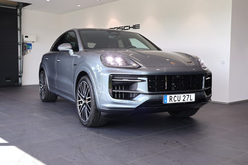 Bild 3 av Porsche Cayenne E-Hybrid Coupé Black Edition