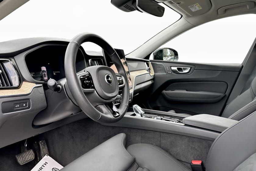 Bild 5 av Volvo XC60 T6 Plus Dark Nordic Edition