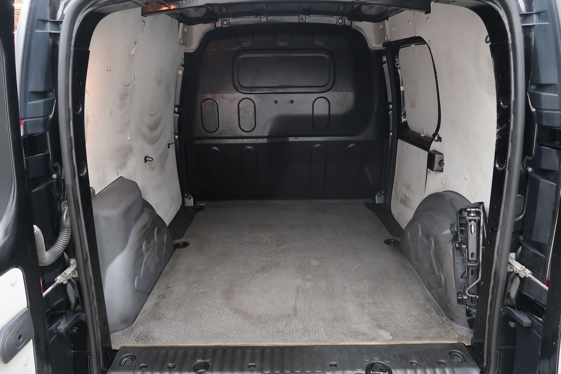Nissan NV250 2.0t 1.5 dCi 95hk 2021, bild 4/10