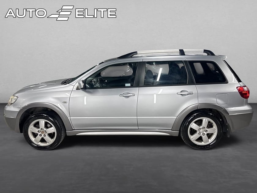 Bild 2 av Mitsubishi Outlander 2.4|MIVEC|AWD|INVECS-II|SPORT|SoV-DÄCK|NYBESIKTAD|FARTH