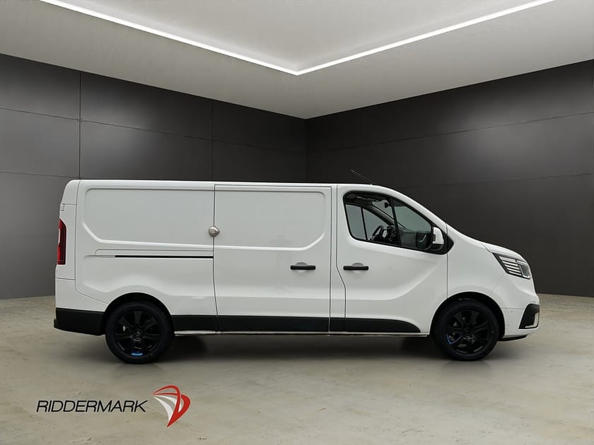 Bild 2 av Renault Trafic Skåpbil L2 2.0dCi Värmare Drag LED Kamera V-Inr Moms
